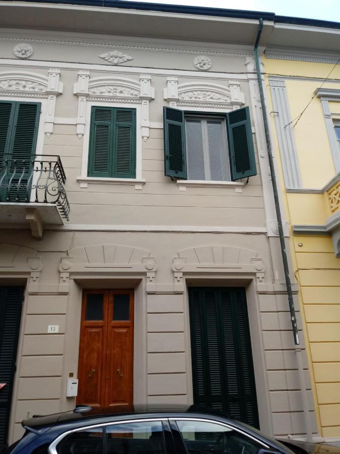Casa Sara Villa Viareggio Buitenkant foto